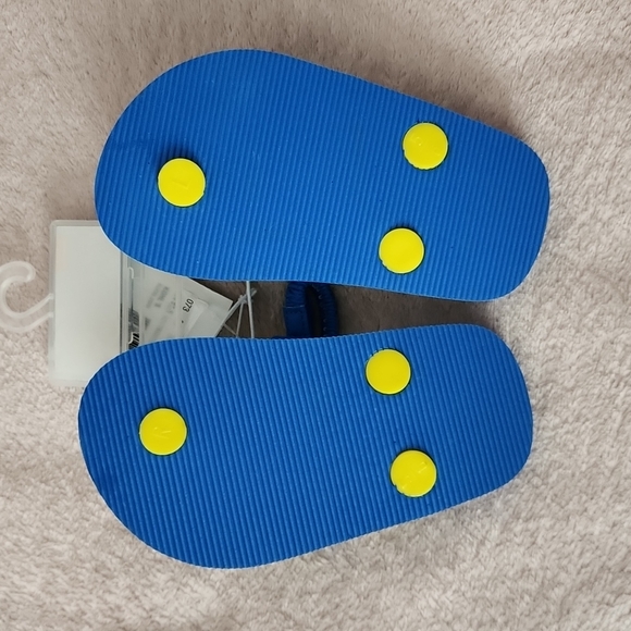 Toddler boy Baby Shark Flip Flops Brand New - Picture 7 of 10